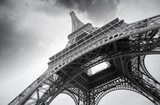 Élégance architecturale en noir et blanc