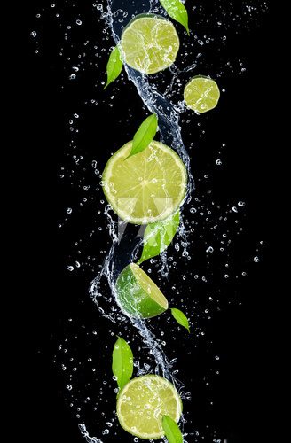 Éclat vif de citron vert en mouvement