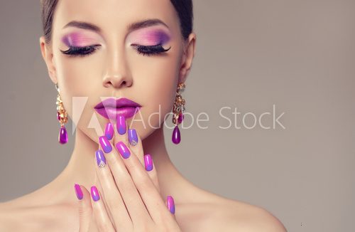 Elégance violette en harmonie