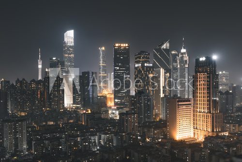 Lueur nocturne sur la métropole