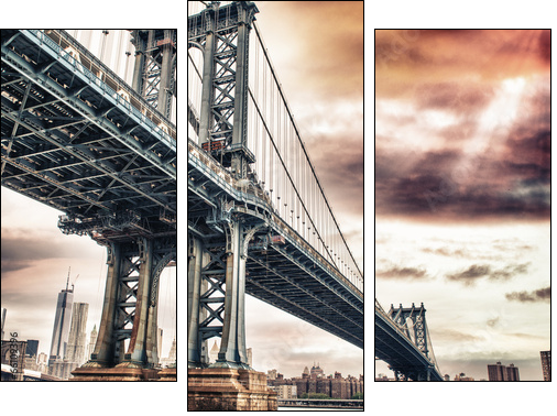 Dusk colors of the sky over magnificent Manhattan Bridge - Three-piece canvas, Triptych
