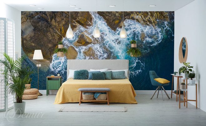Chambre-a-coucher-avec-la-brise-marine-en-arriere-plan-paysages-sur-le-mur-papiers-peints-demur