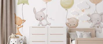 Terrain-daventure-en-montgolfiere-pour-les-enfants-papiers-peints-demur