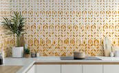 Rythme-geometrique-dans-des-tons-ambres-les-papiers-peints-pour-la-cuisine-papiers-peints-demur