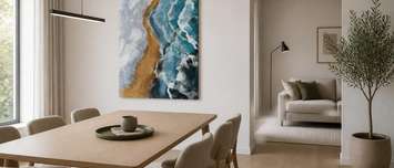 Bleus-intenses-avec-une-touche-chaleureuse-dabstraction-tableaux-demur